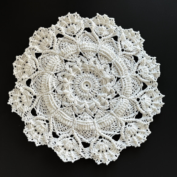 可愛い♡立体模様のレース編み ドイリー 白 28cm その他インテリア雑貨